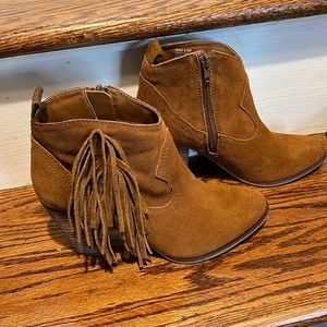 STEVE MADDEN Womens booties Size 6.5